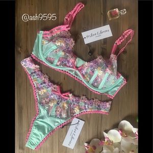 SOLD!!!For Love & Lemons Pansy Bouquet Set